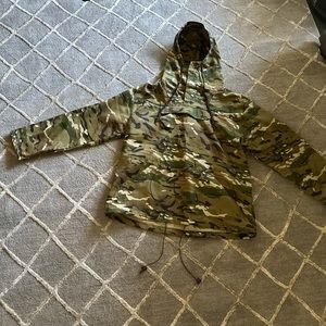 Authentic army camo coat size large